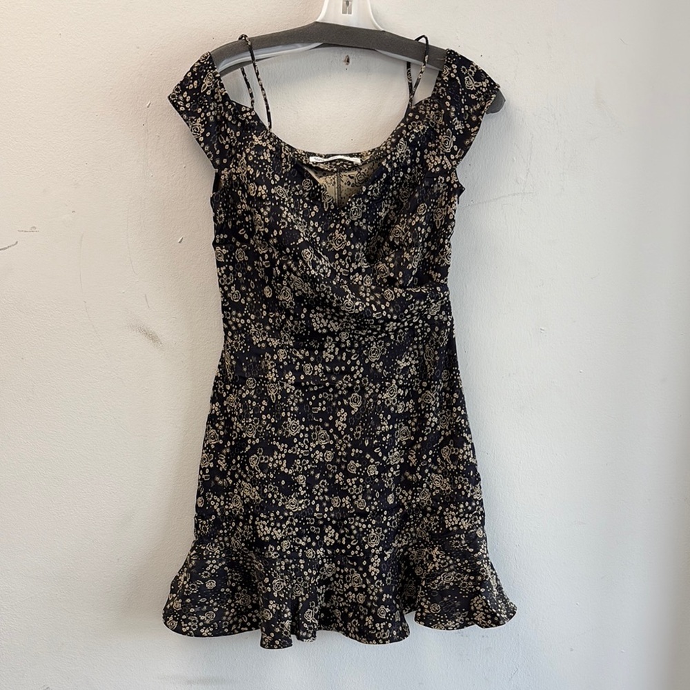Zara Ruffled Textured Mini Dress - Picture 3 of 9